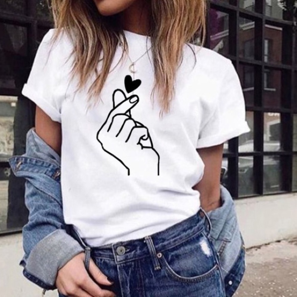 NEW heart graphic tee top shirt trendy soft